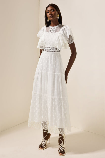Effortlessly Elegant Dress with a Timeless Design