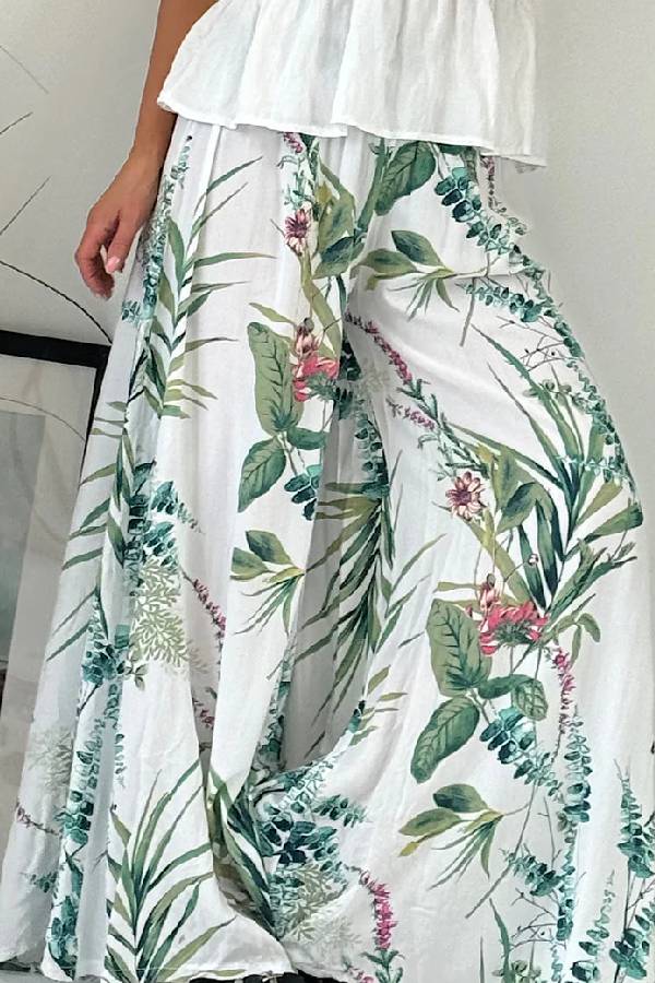 A Vintage Style Pants with Delicate Timeless Details