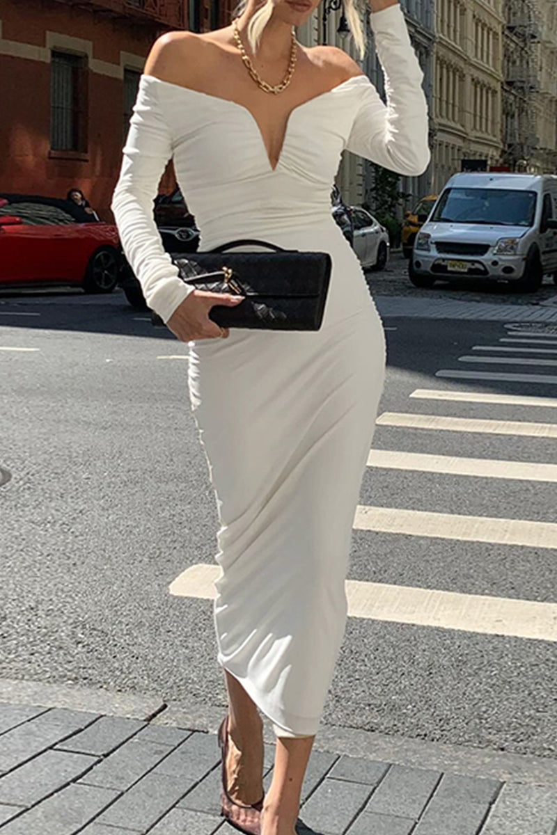 Beautifully Finished Dress in a Timeless Design