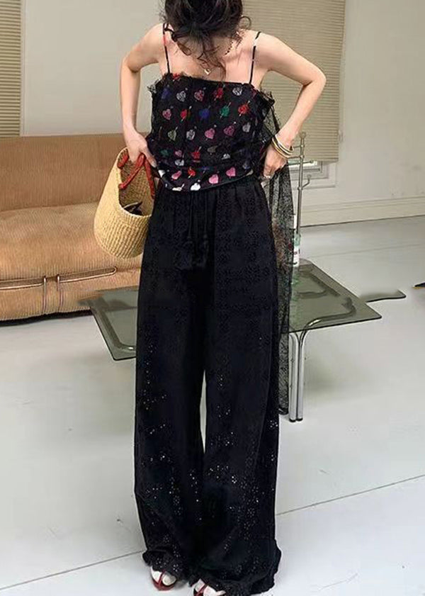 Effortlessly Elegant Pants with a Timeless Design
