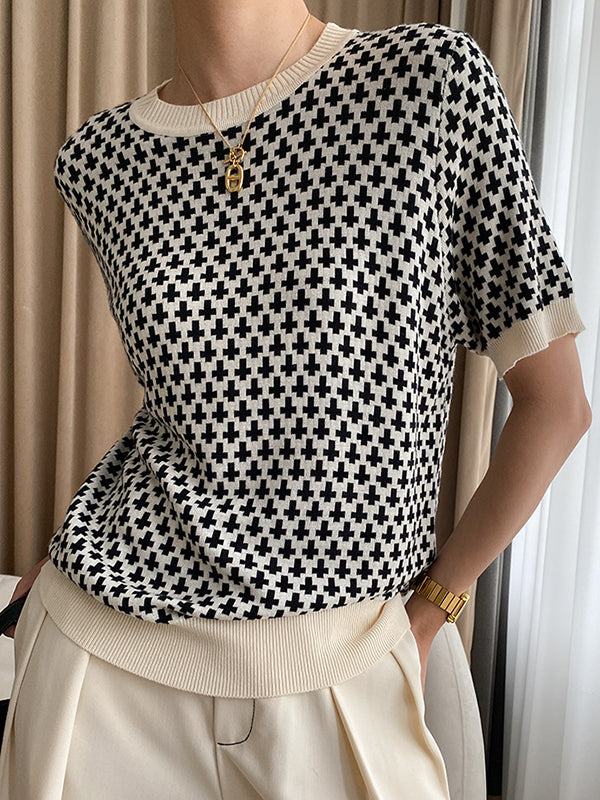 Effortlessly Elegant Sweater with a Timeless Design