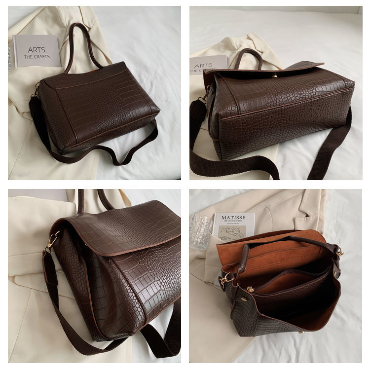 Sophisticated Bag with a Clean Classic Look