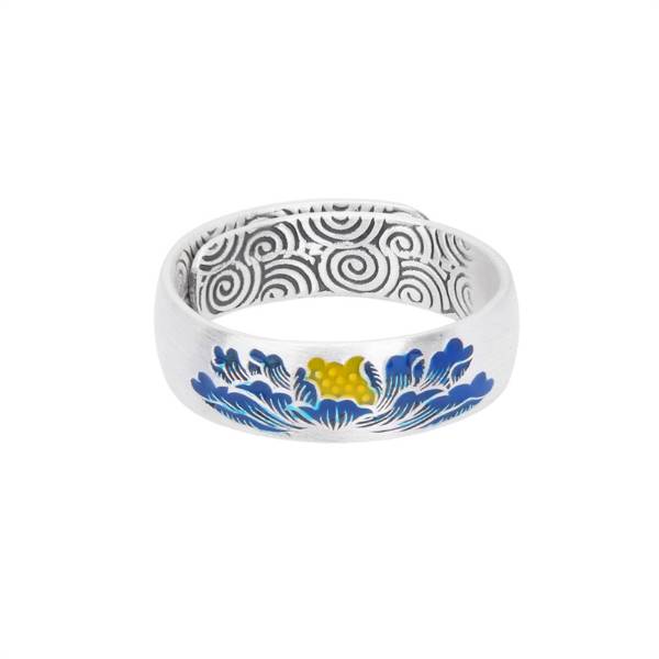 Beautifully Crafted Garment in a Classic Style