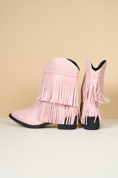 Well Tailored Boots with a Graceful Silhouette