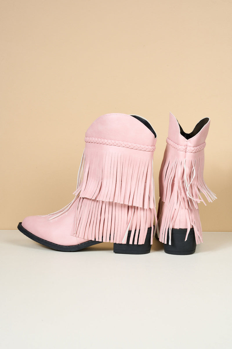 Well Tailored Boots with a Graceful Silhouette