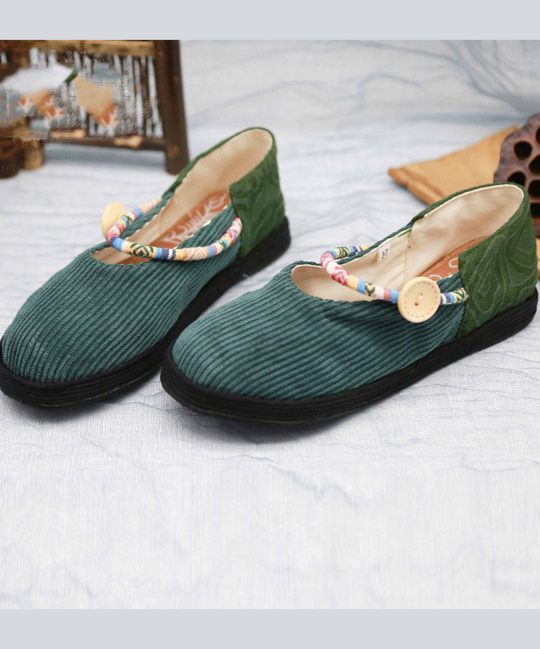 Classic Vintage Shoes with a Flattering Fit