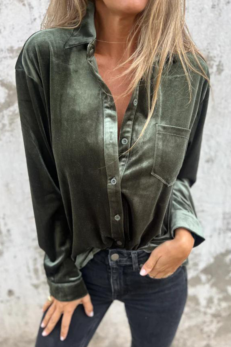 Well Tailored Blouse with a Graceful Silhouette