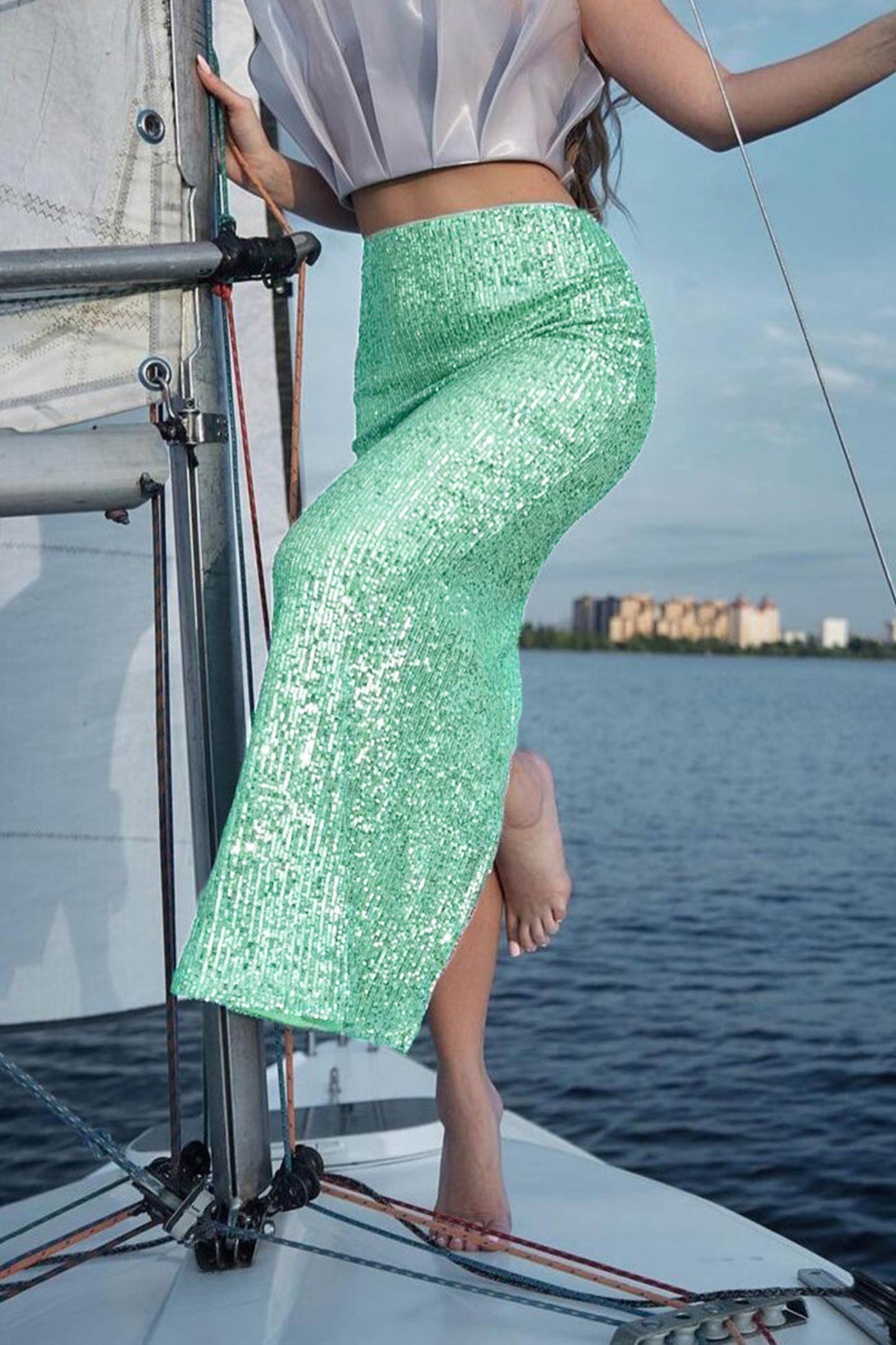 Well Tailored Garment with a Graceful Silhouette