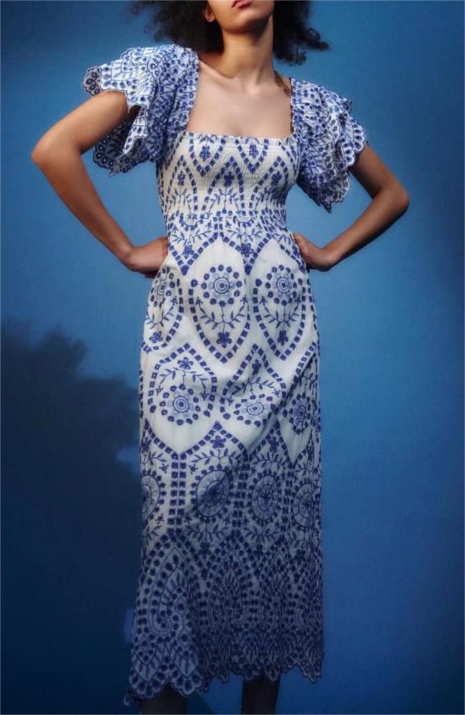 Beautifully Finished Dress in a Timeless Design