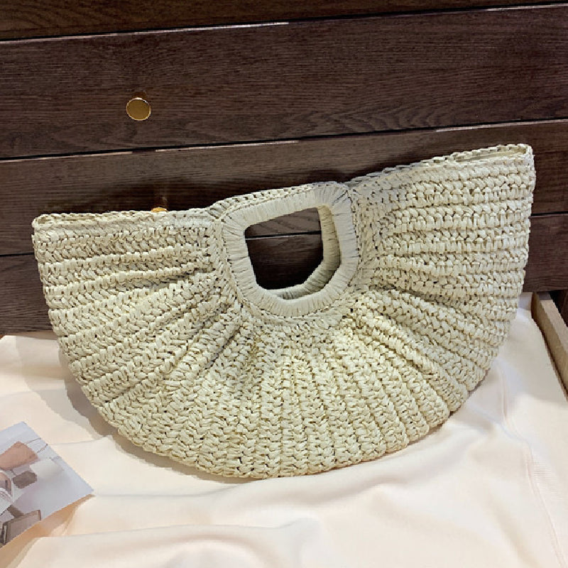 Gracefully Styled Bag for Any Occasion