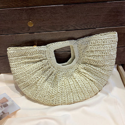 Gracefully Styled Bag for Any Occasion