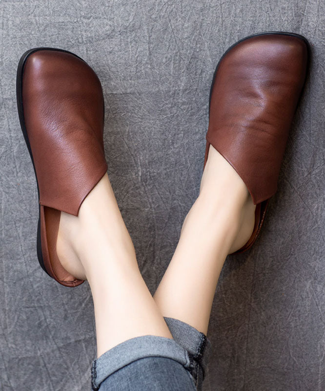 Effortlessly Elegant Sandals with a Timeless Design