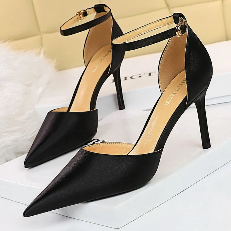 Beautifully Crafted Garment in a Classic Style