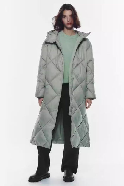 Well Tailored Coat with a Graceful Silhouette