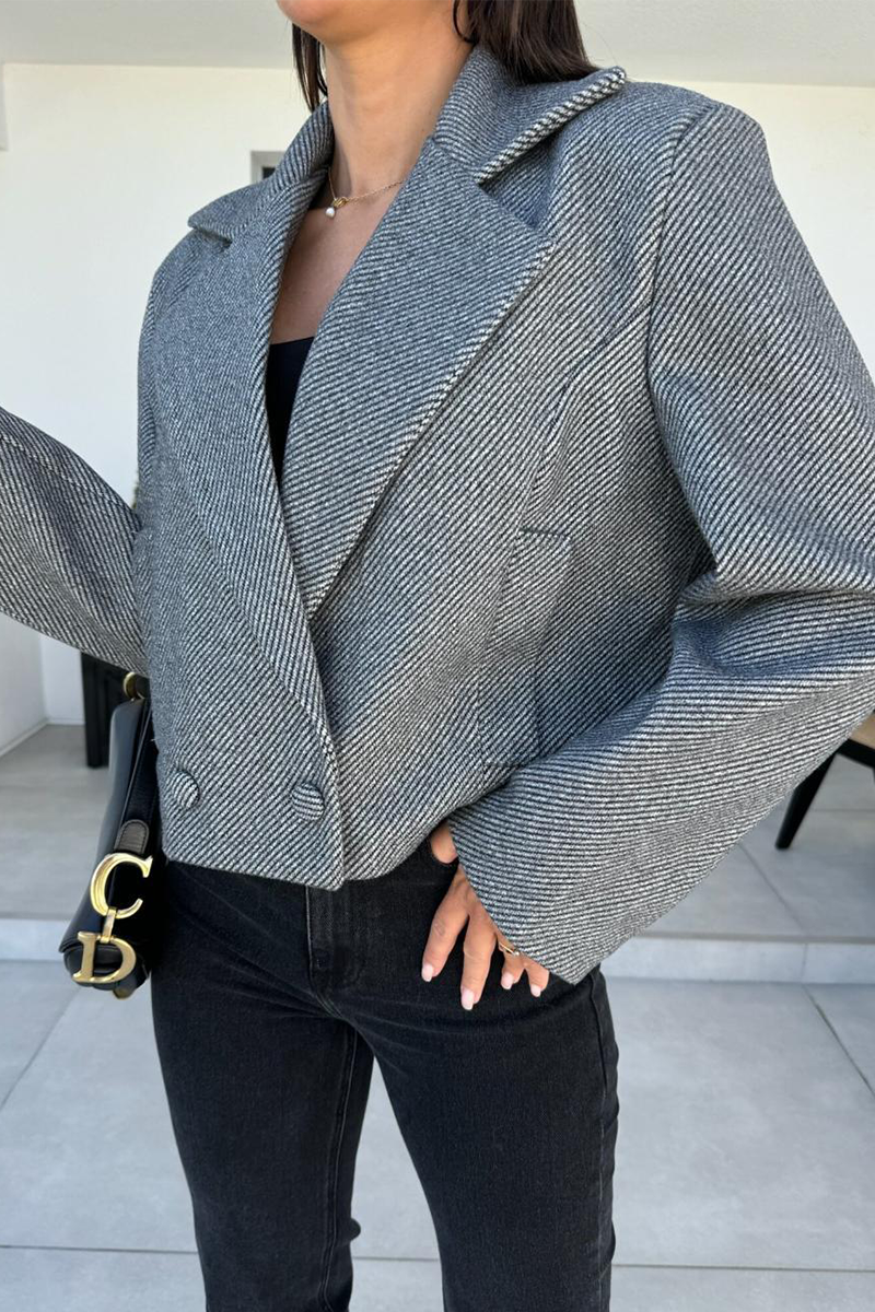Gracefully Styled Garment for Any Occasion