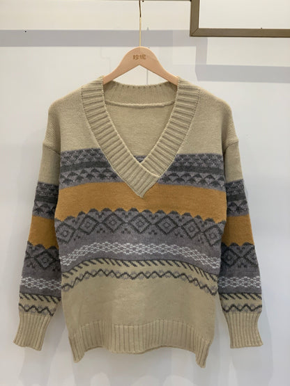 Beautifully Finished Sweater in a Timeless Design
