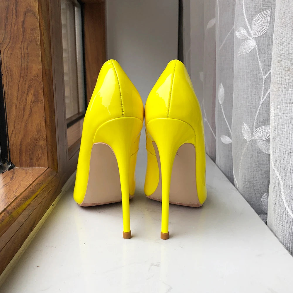 Well Tailored Shoes with a Graceful Silhouette
