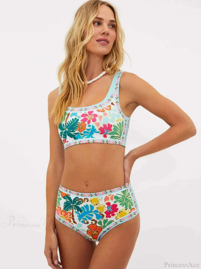 Well Tailored Bikini with a Graceful Silhouette
