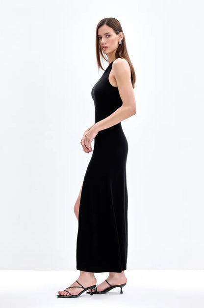 Effortlessly Elegant Sweater with a Timeless Design