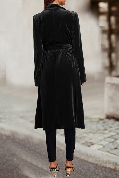Effortlessly Elegant Garment with a Timeless Design