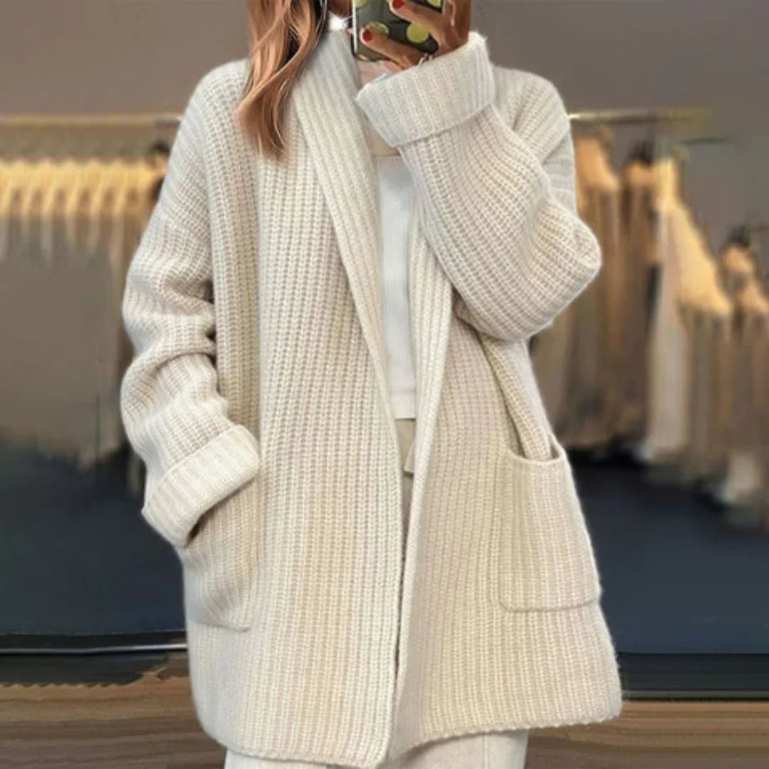 Well Tailored Cardigan with a Graceful Silhouette