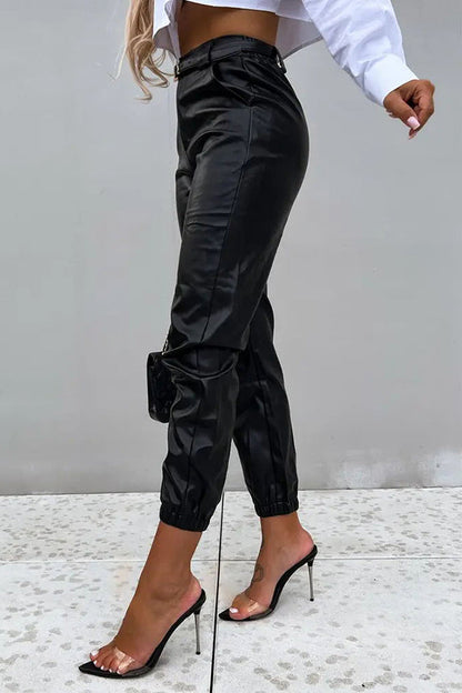 Classic Vintage Pants with a Flattering Fit