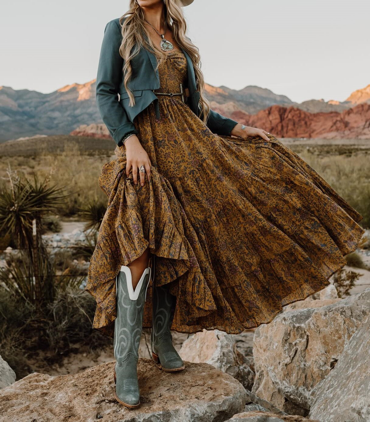 Classic Vintage Dress with a Flattering Fit