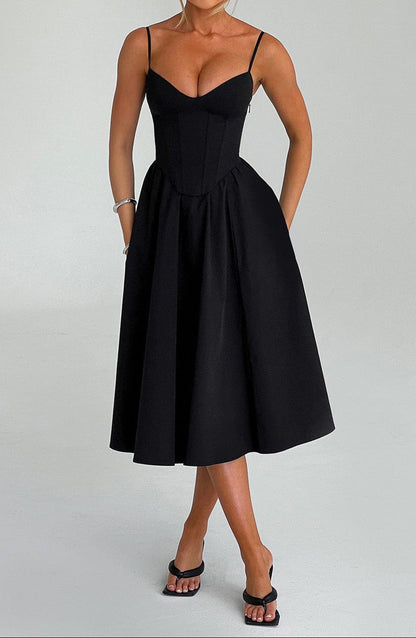 Well Tailored Dress with a Graceful Silhouette