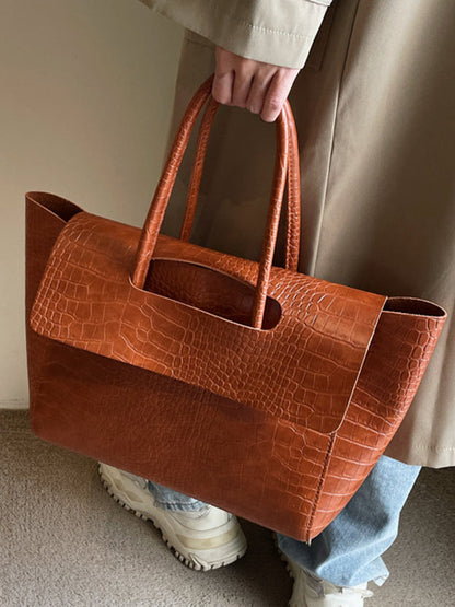 Beautifully Finished Bag in a Timeless Design