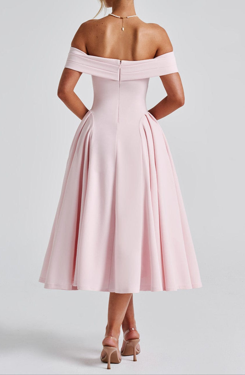 Classic Vintage & Enduringly Stylish Dress