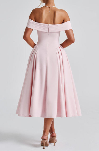 Classic Vintage & Enduringly Stylish Dress