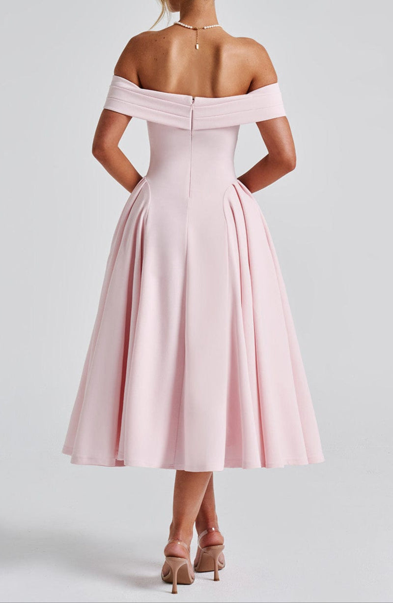 Classic Vintage & Enduringly Stylish Dress