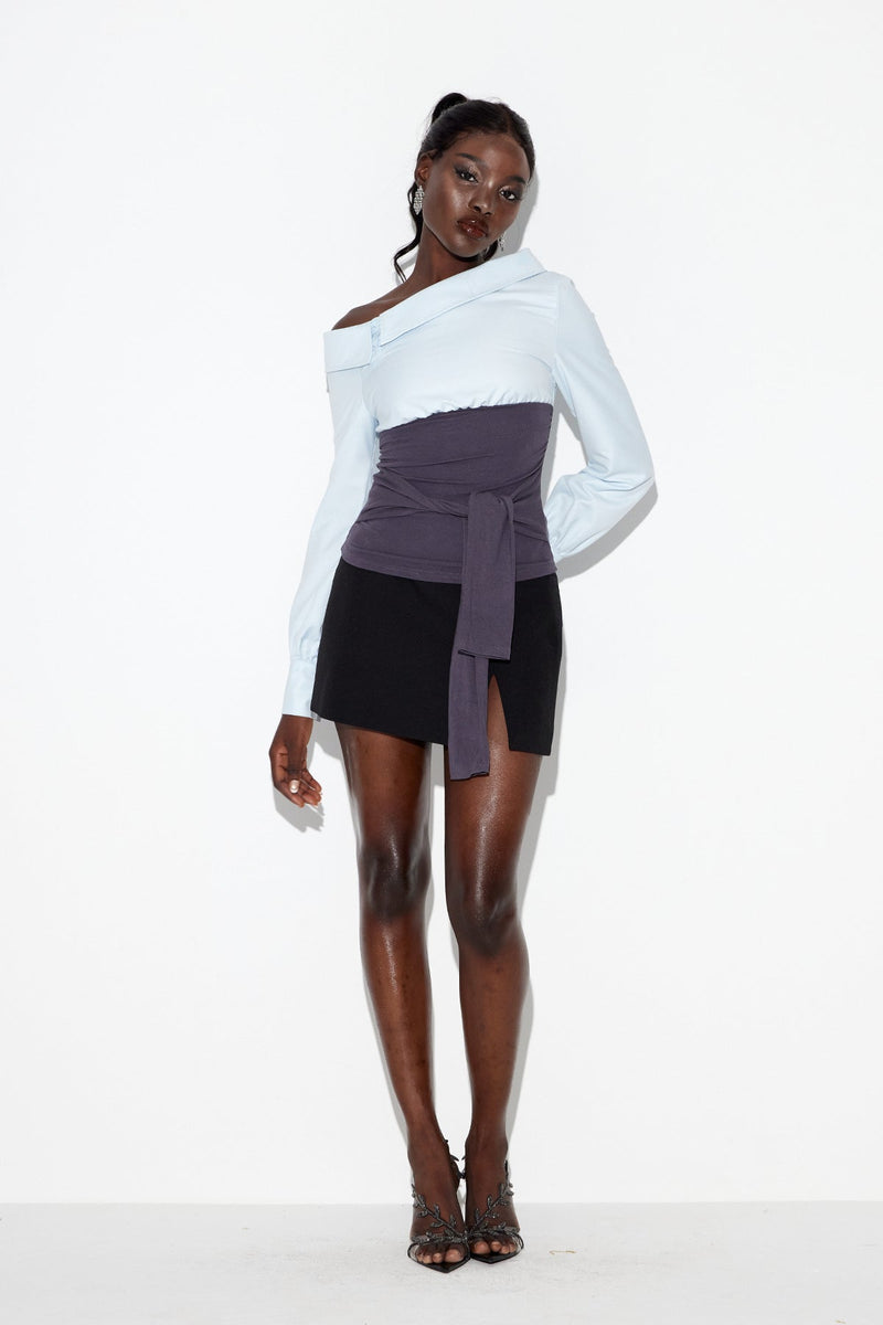 Well Tailored Top with a Graceful Silhouette