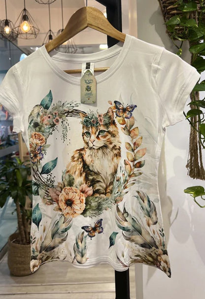 Effortlessly Elegant T-Shirt with a Timeless Design