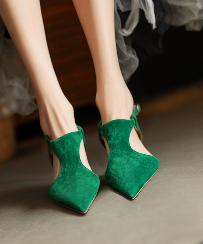 Well Tailored Sandals with a Graceful Silhouette
