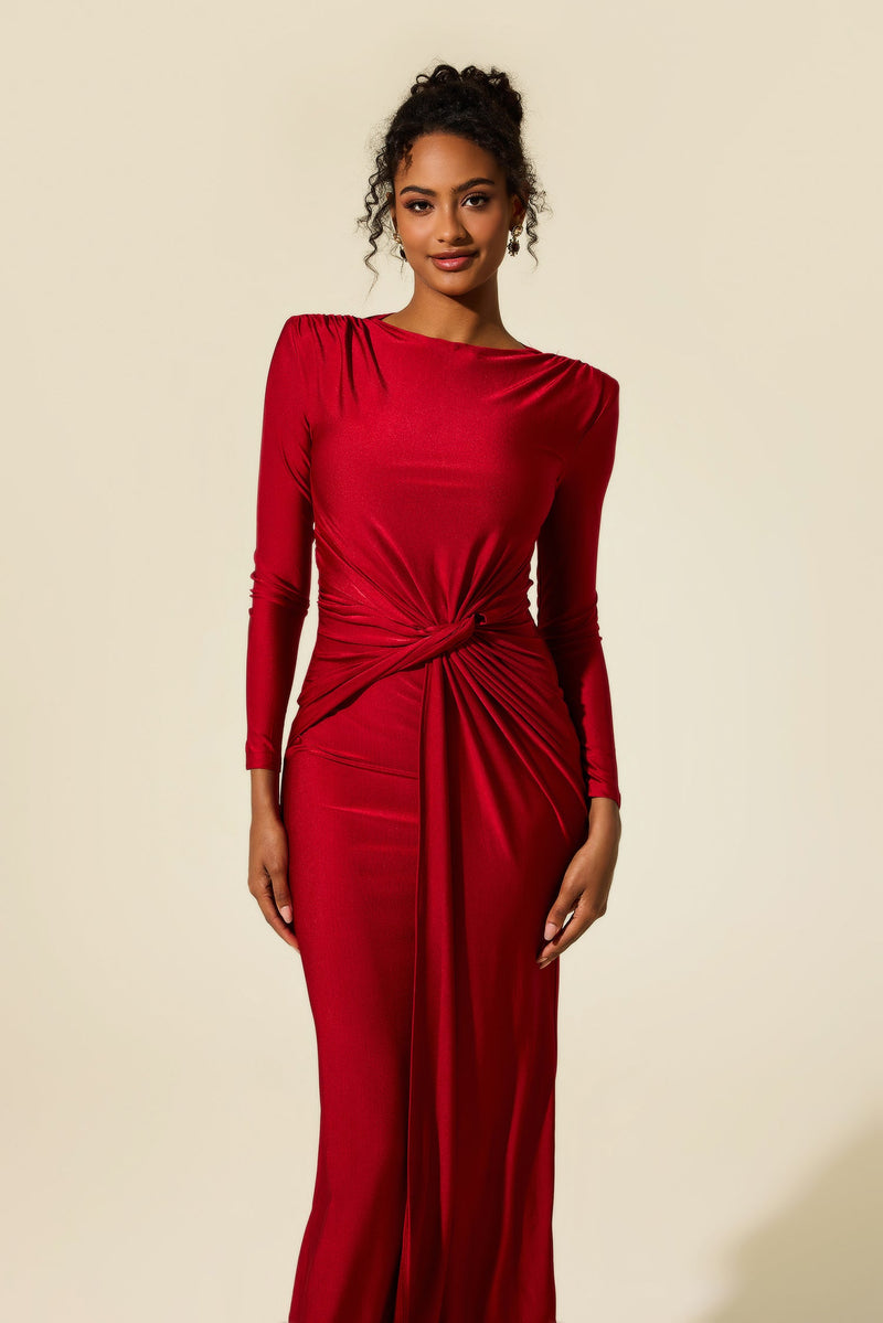 Beautifully Finished Dress in a Timeless Design