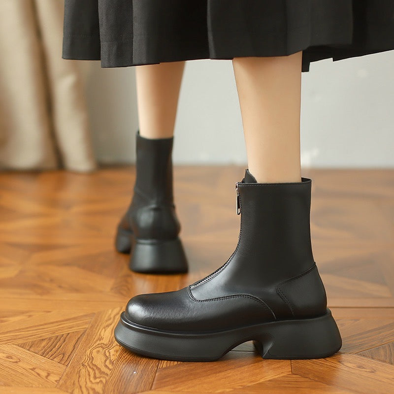 Elegantly Styled Boots for Everyday Wear