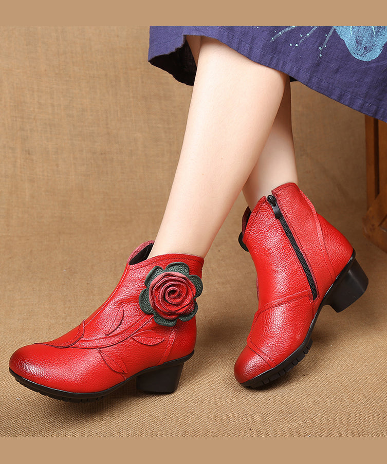 Effortlessly Elegant Boots with a Timeless Design