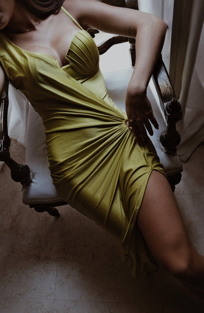 Gracefully Styled Garment for Any Occasion