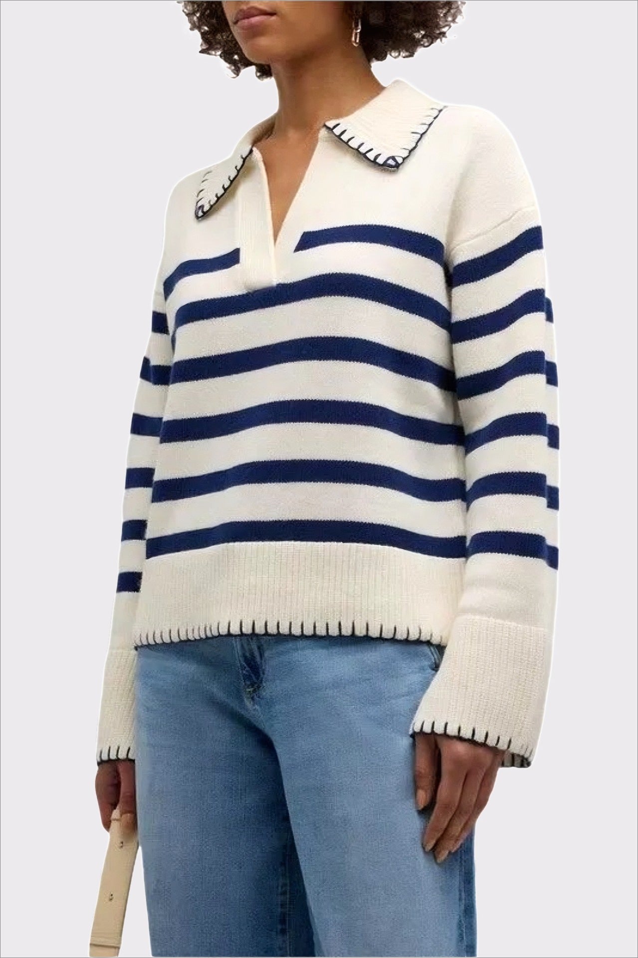 Effortlessly Elegant Sweater with a Timeless Design