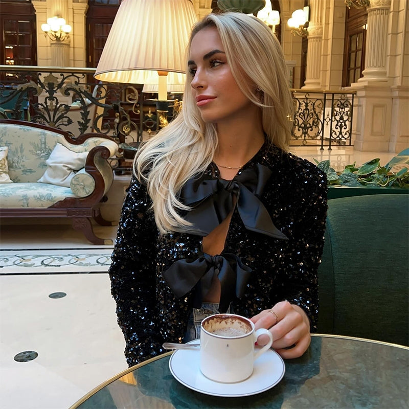 Beautifully Finished Top in a Timeless Design