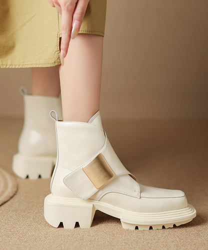 Beautifully Finished Boots in a Timeless Design