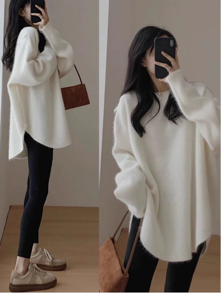 Well Tailored Sweater with a Graceful Silhouette