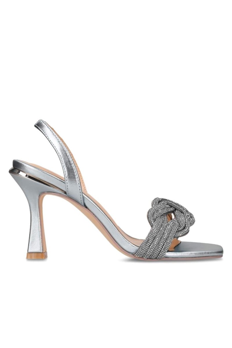 Polished Heels with an Effortless Classic Look