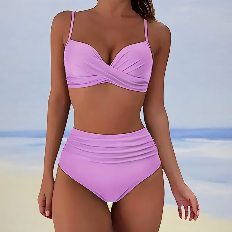 Effortlessly Elegant Bikini with a Timeless Design