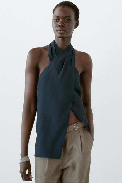 Effortlessly Elegant Top with a Timeless Design