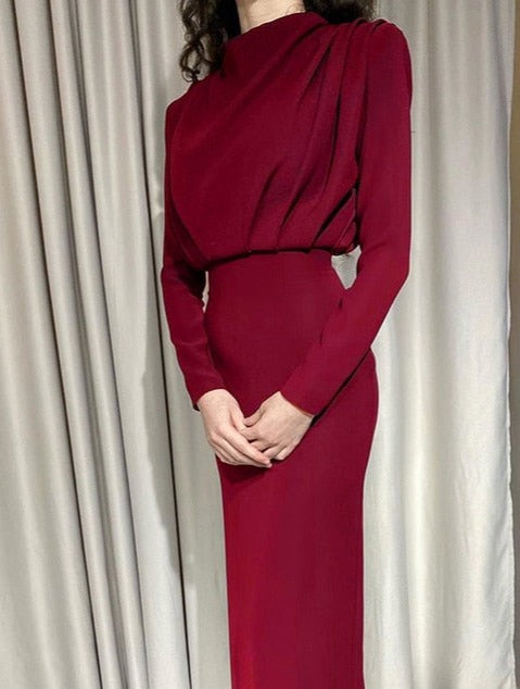 Effortlessly Elegant Dress with a Timeless Design