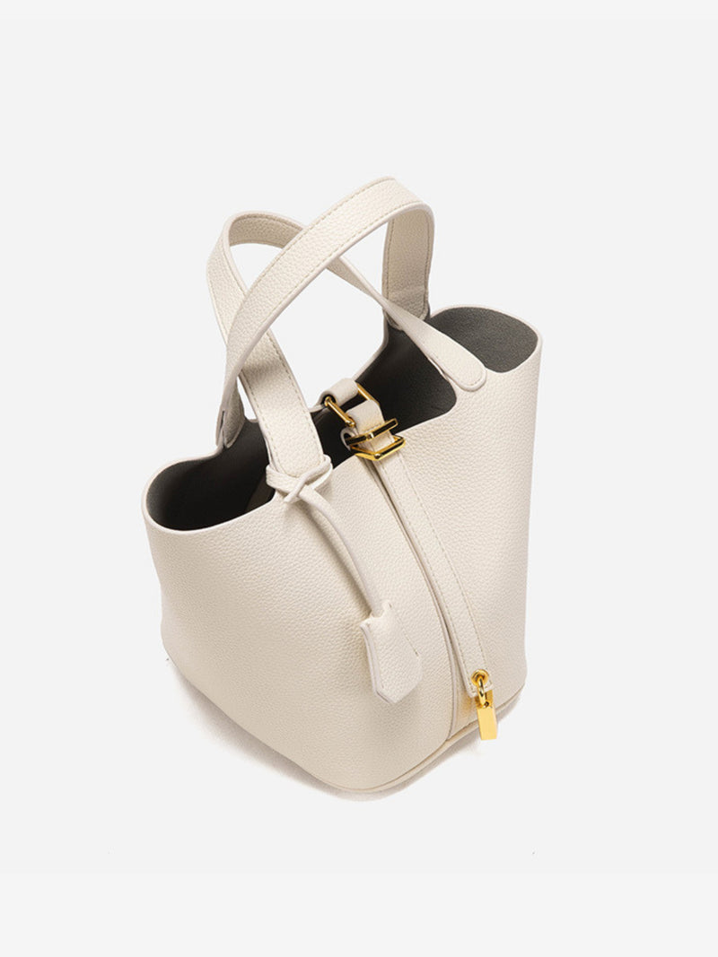 Well Tailored Bag with a Graceful Silhouette