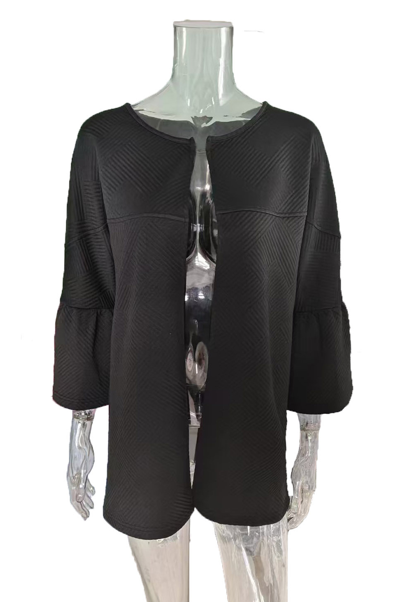 Effortlessly Elegant Garment with a Timeless Design