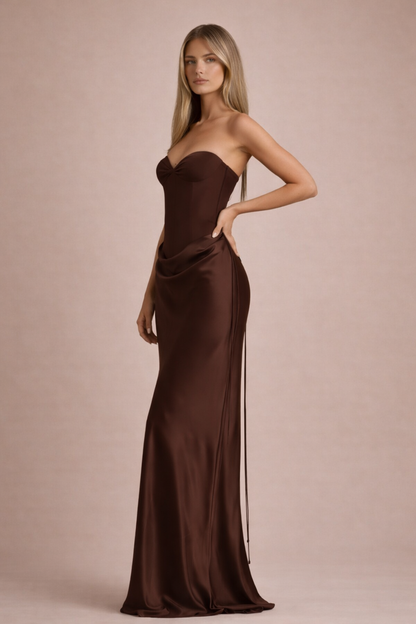 Well Tailored Dress with a Graceful Silhouette